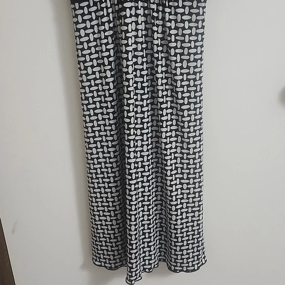 BCX Women's dress. Box 4 - Picture 3 of 4